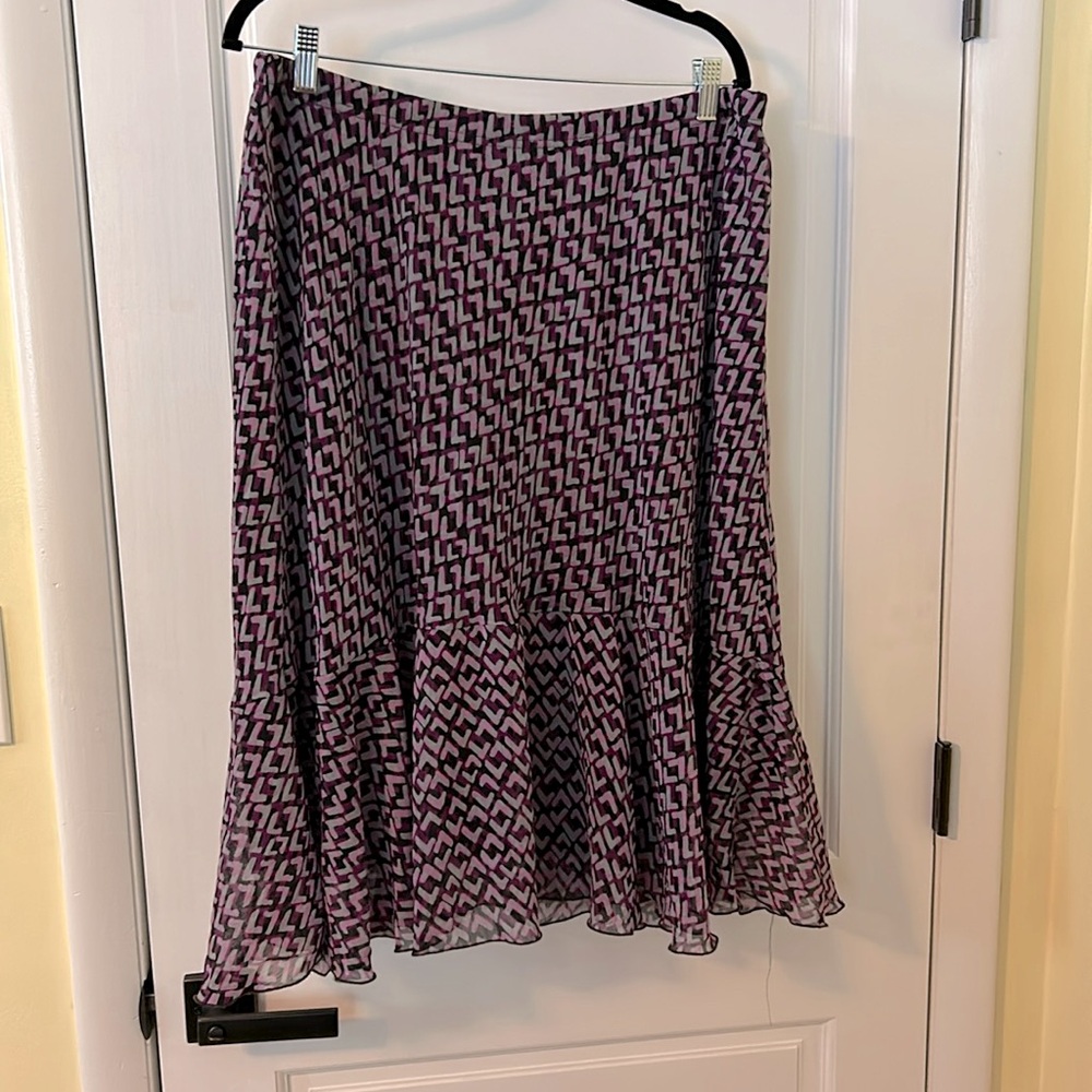 First Option Too Shirt- elastic waist, lined, flirty ruffle bottom in size 2X